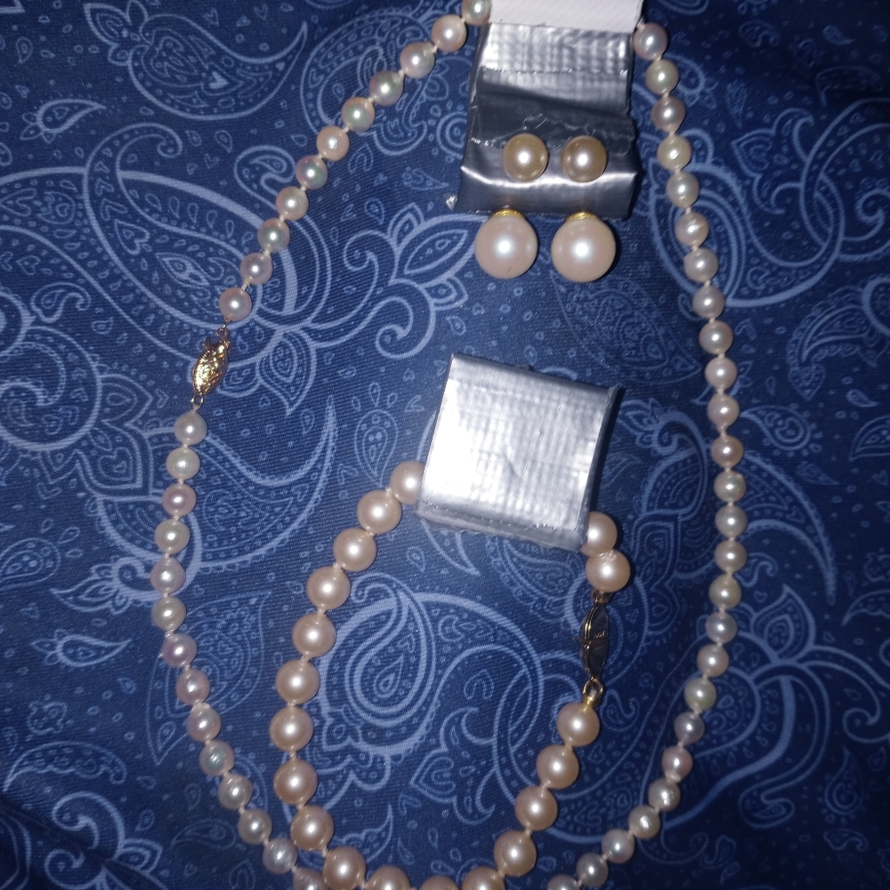 Beautiful cream colored graduated saltwater pearls